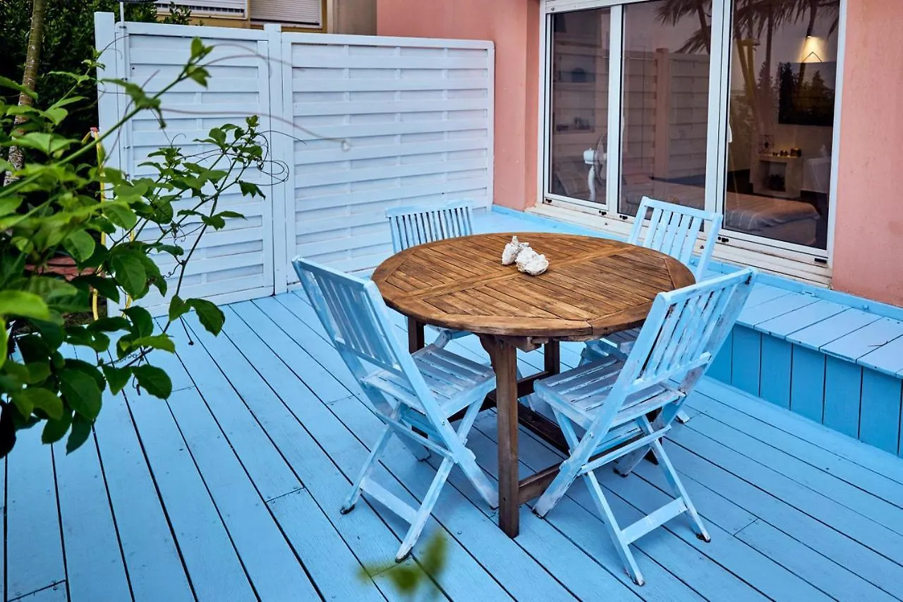 Eden Blue Mer Et Piscine Sainte-Anne  Holiday home
